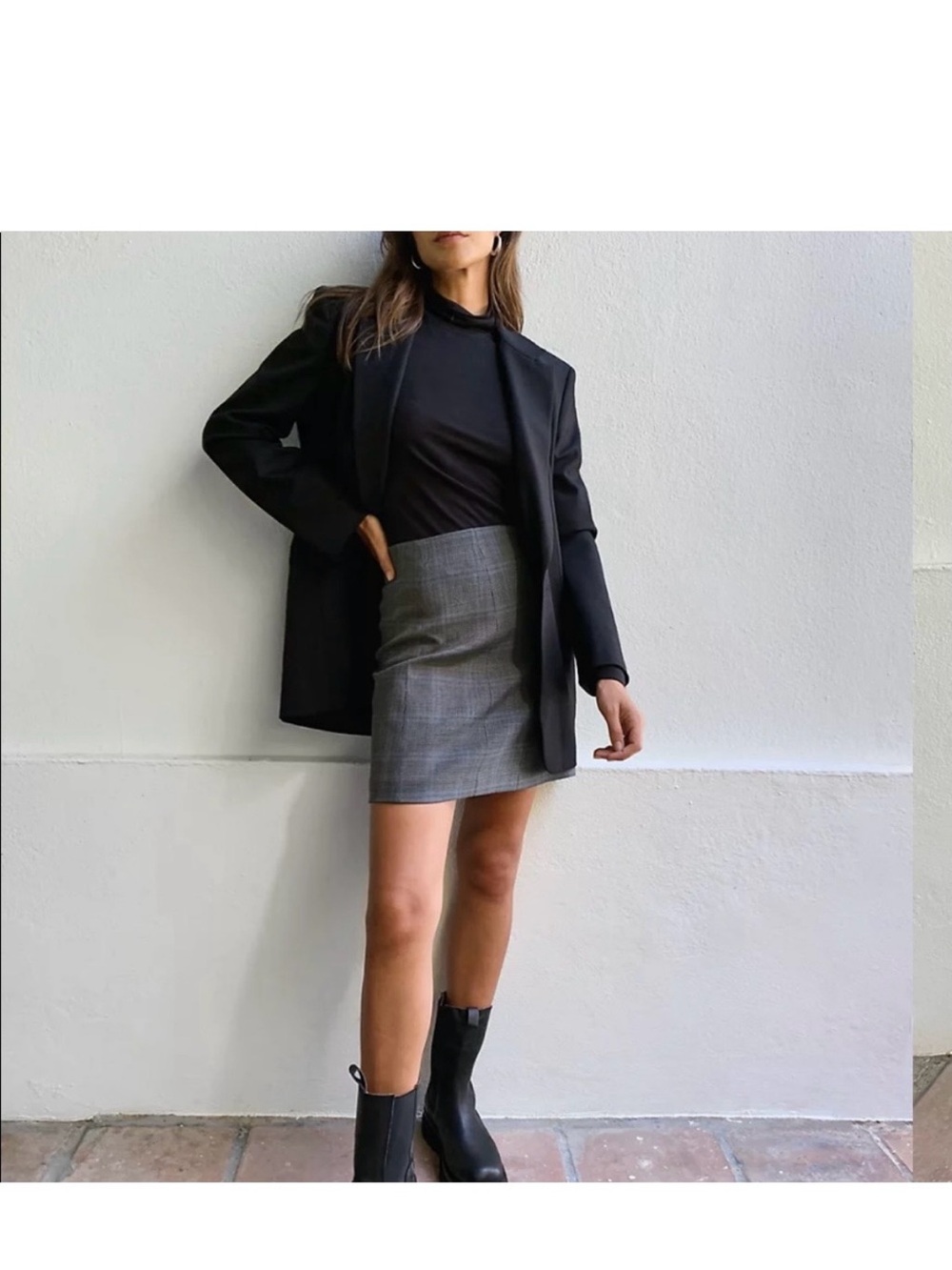Aritzia Babaton Modern Mini Skirt
